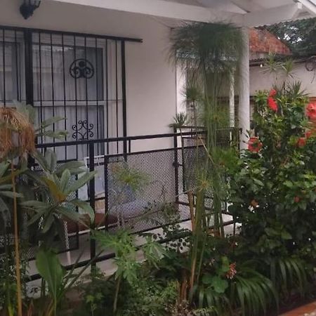 Apartamento Flia Ocampo Puerto Iguazú Exterior foto
